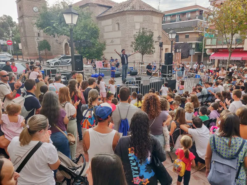 Magia en Verano: Cómo Magia Majara Transforma tus Fiestas Populares, Piscinas y Terrazas en un Espectáculo Inolvidable